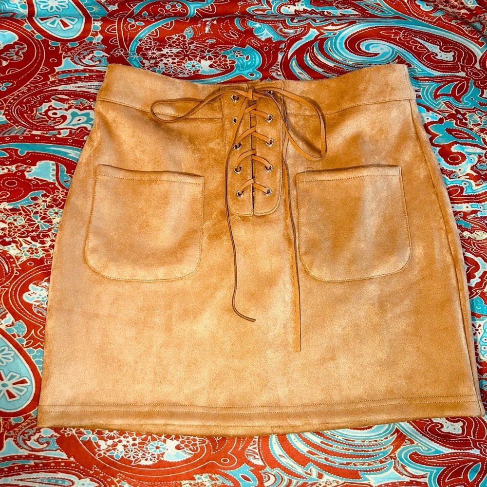 Boho Faux Suede Lace‑Up Mini Skirt Tan – Western Festival Hippie – Size M NWOT - Picture 3 of 8